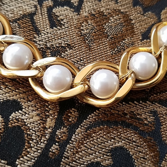 🌺!HOST PICK!🌺 VINTAGE PEARL NECKLACE & BRACELET - Picture 2 of 3